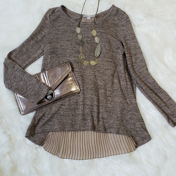 Larry Levine Tops - Gorgeous Sweater Top layered Brown medium long